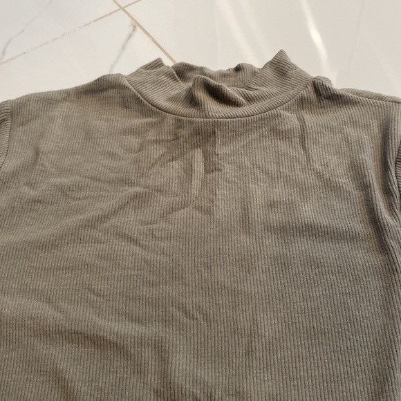 urban planet turtle neck - Picture 2 of 3